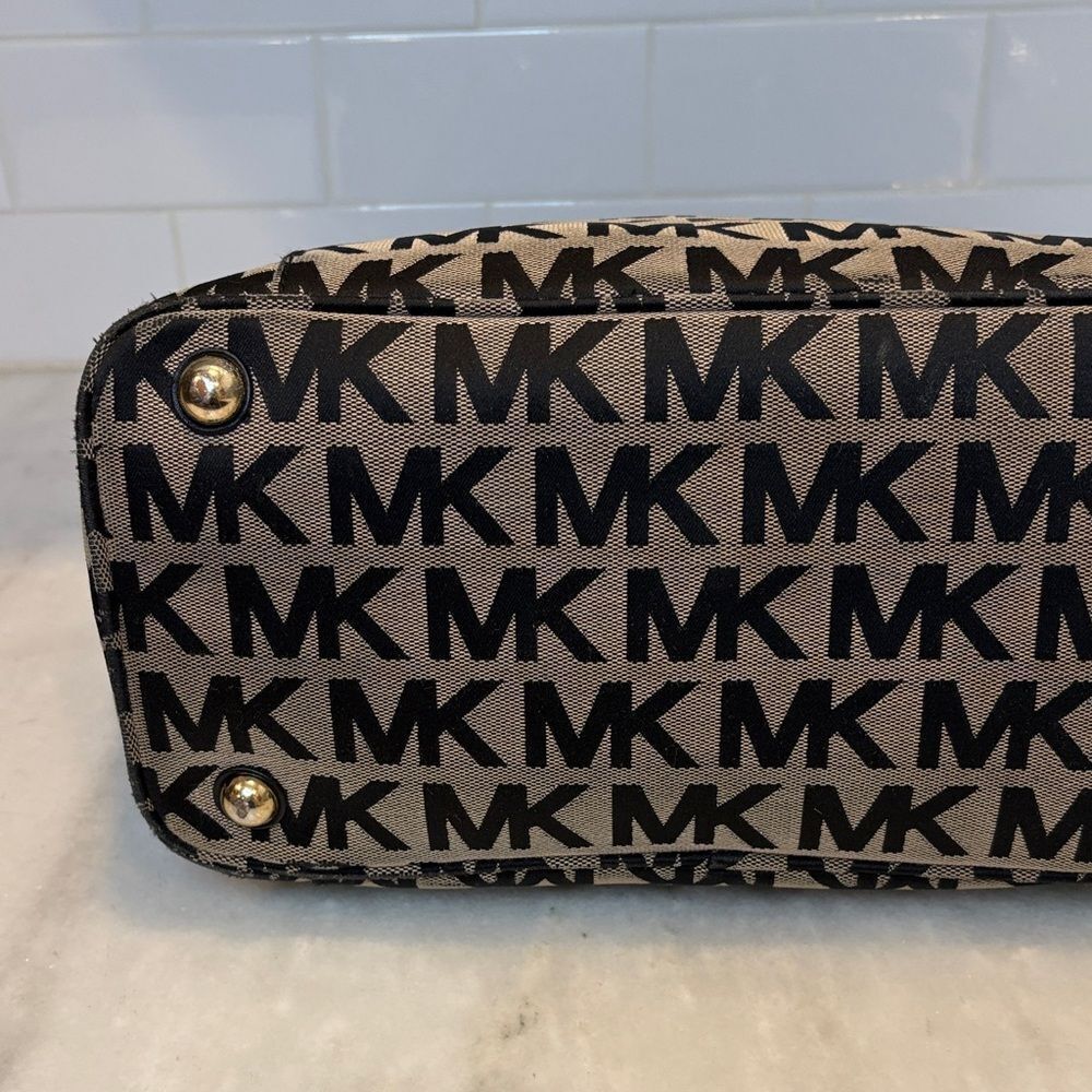 Michael Kors Bag Purse Handbag Jet Set Monogram Canvas Leather Tote Pocketbook - Picture 8 of 16
